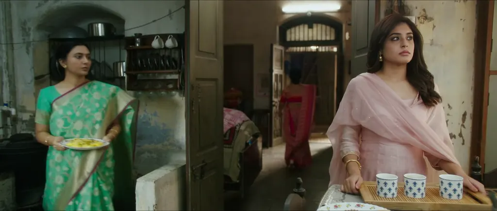 Mitron 2018 HDRip 900Mb Full Hindi Movie Download 720p ESub still 6  Bolly4u Official