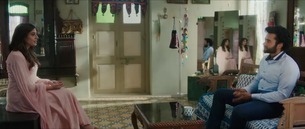 Mitron 2018 HDRip 900Mb Full Hindi Movie Download 720p ESub still 5  Bolly4u Official